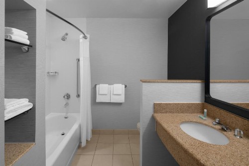 Courtyard by Marriott Santa Clarita Valencia - image 13