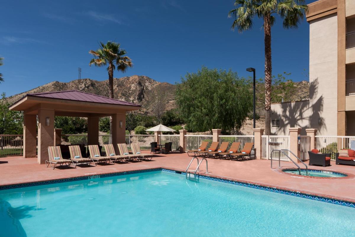 Courtyard by Marriott Santa Clarita Valencia - image 2