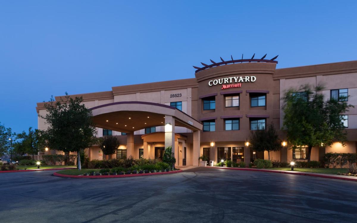 Courtyard by Marriott Santa Clarita Valencia - image 4