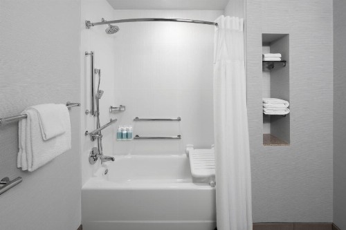 Courtyard by Marriott Santa Clarita Valencia - image 40