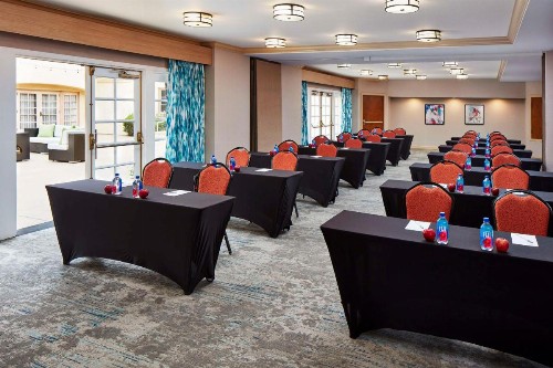 Hilton Garden Inn Valencia Six Flags - image 25