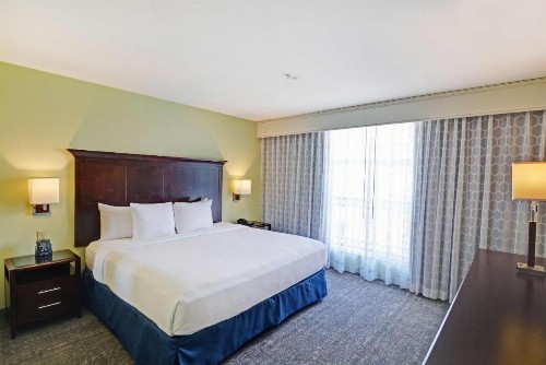 Embassy Suites Valencia - image 16