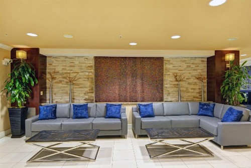 Embassy Suites Valencia - image 27