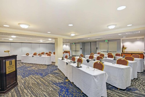 Embassy Suites Valencia - image 29