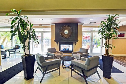 Embassy Suites Valencia - image 7
