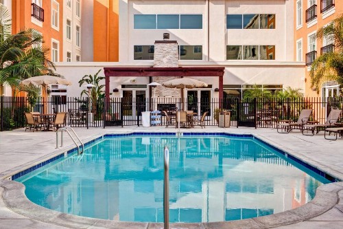 Embassy Suites Valencia - image 9