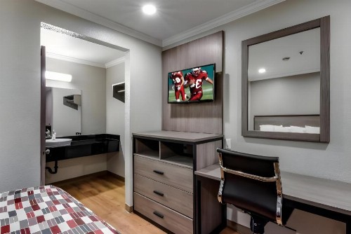 Red Roof Inn & Suites Vallejo - image 33