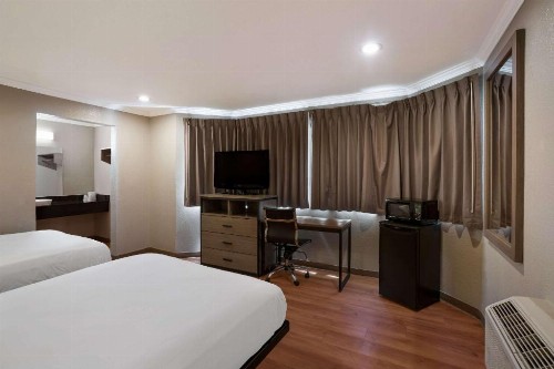 Red Roof Inn & Suites Vallejo - image 39