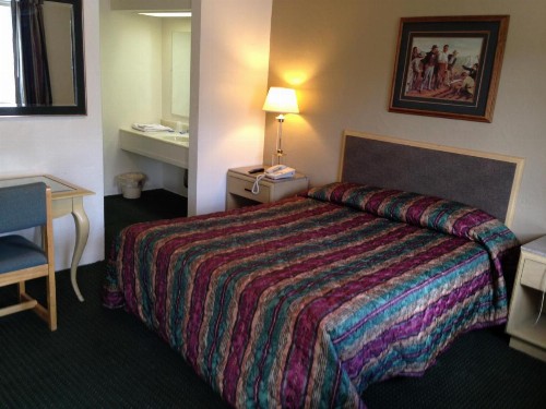Discovery Inn - image 2