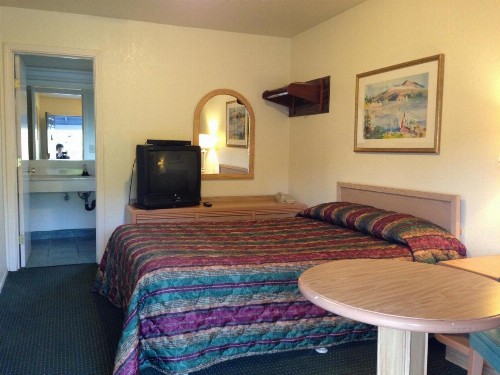Discovery Inn - image 7