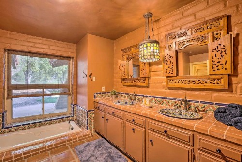 Eclectic Villa w/ Adobe Horse Stables & Pool! - image 7