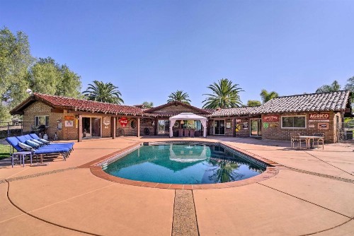 Eclectic Villa w/ Adobe Horse Stables & Pool! - image 9