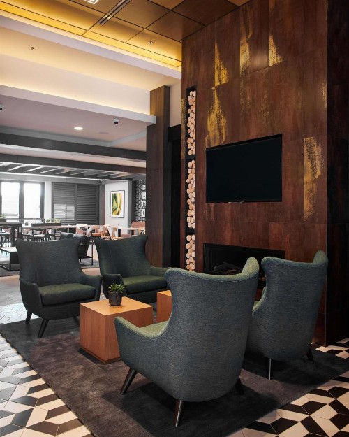 Hampton Inn & Suites Sherman Oaks - image 10