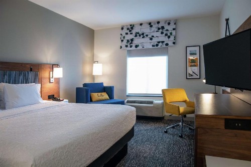 Hampton Inn & Suites Sherman Oaks - image 26