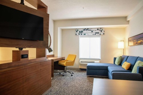 Hampton Inn & Suites Sherman Oaks - image 28