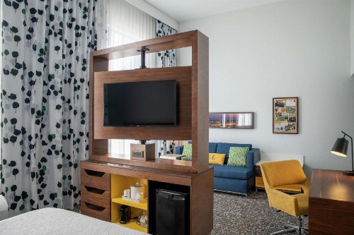 Hampton Inn & Suites Sherman Oaks - image 32