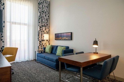 Hampton Inn & Suites Sherman Oaks - image 33