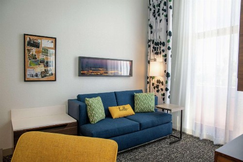 Hampton Inn & Suites Sherman Oaks - image 35