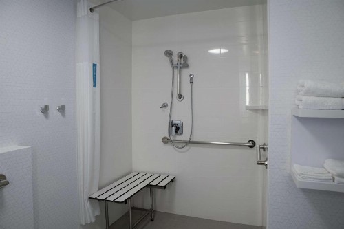 Hampton Inn & Suites Sherman Oaks - image 38