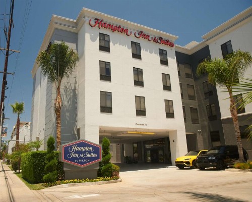Hampton Inn & Suites Sherman Oaks - image 5