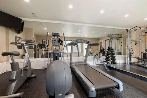 Best Western Plus Carriage Inn - image 13