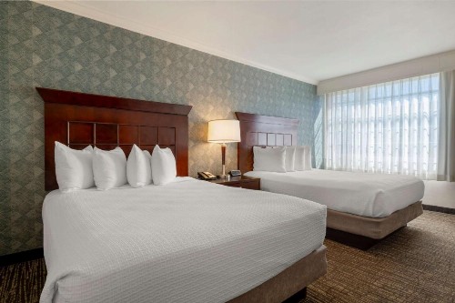 Best Western Plus Carriage Inn - image 16
