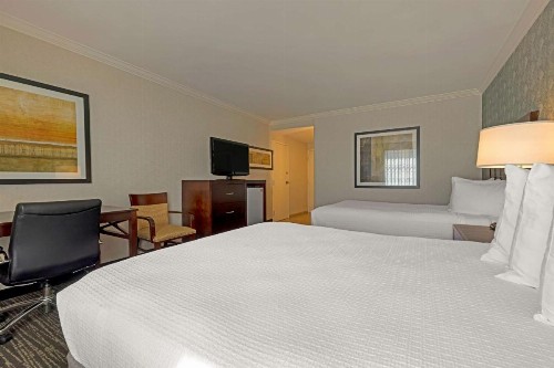 Best Western Plus Carriage Inn - image 24