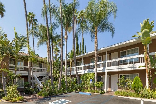 Best Western Plus Carriage Inn - image 35