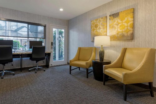 Best Western Plus Carriage Inn - image 4