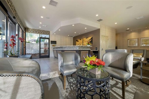 Best Western Plus Carriage Inn - image 5