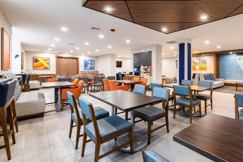 Holiday Inn Express Van Nuys - image 14