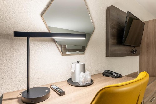 Holiday Inn Express Van Nuys - image 15