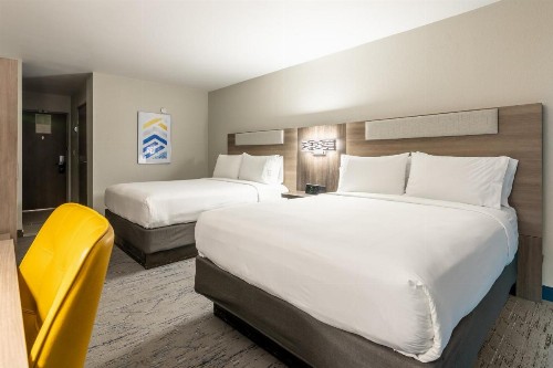 Holiday Inn Express Van Nuys - image 20