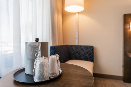 Holiday Inn Express Van Nuys - image 24