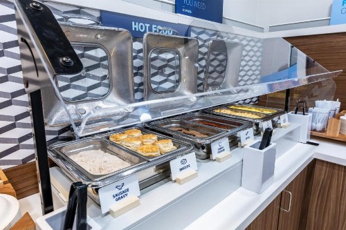 Holiday Inn Express Van Nuys - image 28