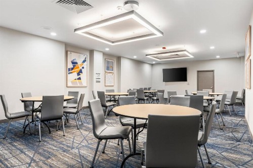 Holiday Inn Express Van Nuys - image 30