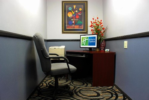 Holiday Inn Express Van Nuys - image 37