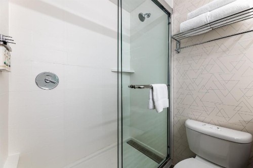 Holiday Inn Express Van Nuys - image 38