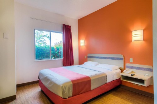 Motel 6-Sepulveda CA - Los Angeles - Van Nuys - North Hills - image 3