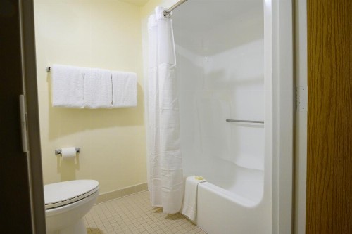 Airtel Plaza Hotel - image 25