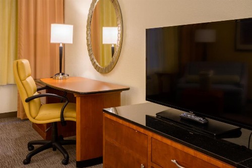 Airtel Plaza Hotel - image 42