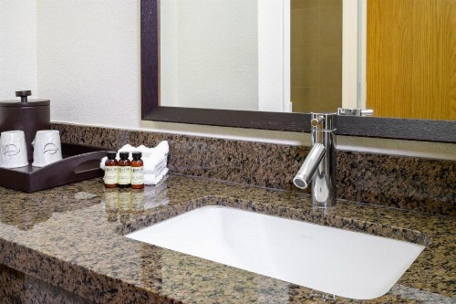 Airtel Plaza Hotel - image 49