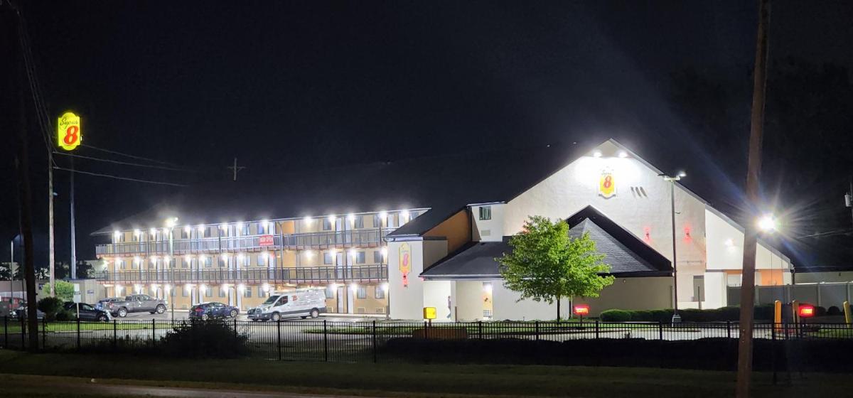 Super 8 by Wyndham Vandalia/Dayton International Airport - main image