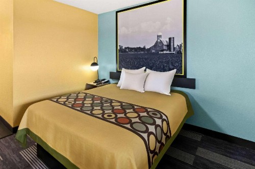 Super 8 by Wyndham Vandalia/Dayton International Airport - image 10