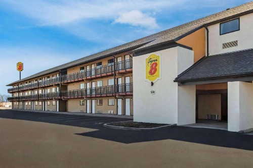Super 8 by Wyndham Vandalia/Dayton International Airport - image 11