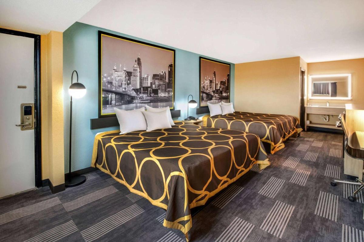 Super 8 by Wyndham Vandalia/Dayton International Airport - image 3