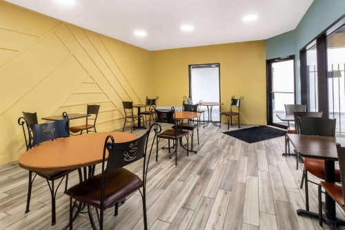 Super 8 by Wyndham Vandalia/Dayton International Airport - image 30