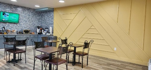 Super 8 by Wyndham Vandalia/Dayton International Airport - image 32