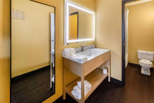 Super 8 by Wyndham Vandalia/Dayton International Airport - image 33