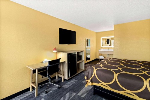 Super 8 by Wyndham Vandalia/Dayton International Airport - image 5